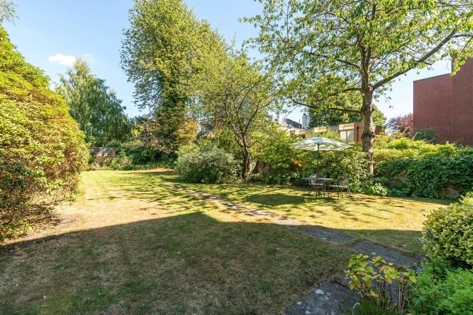Fantastic 3 Bedroom Flat West Hampstead London Exterior photo